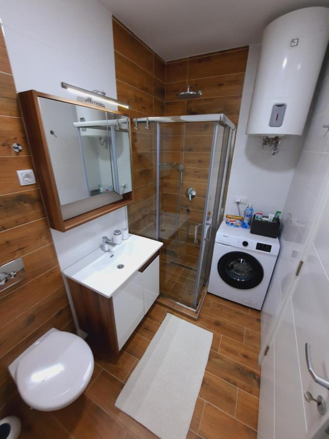Apartman Kristal Sremska Mitrovica Extérieur photo