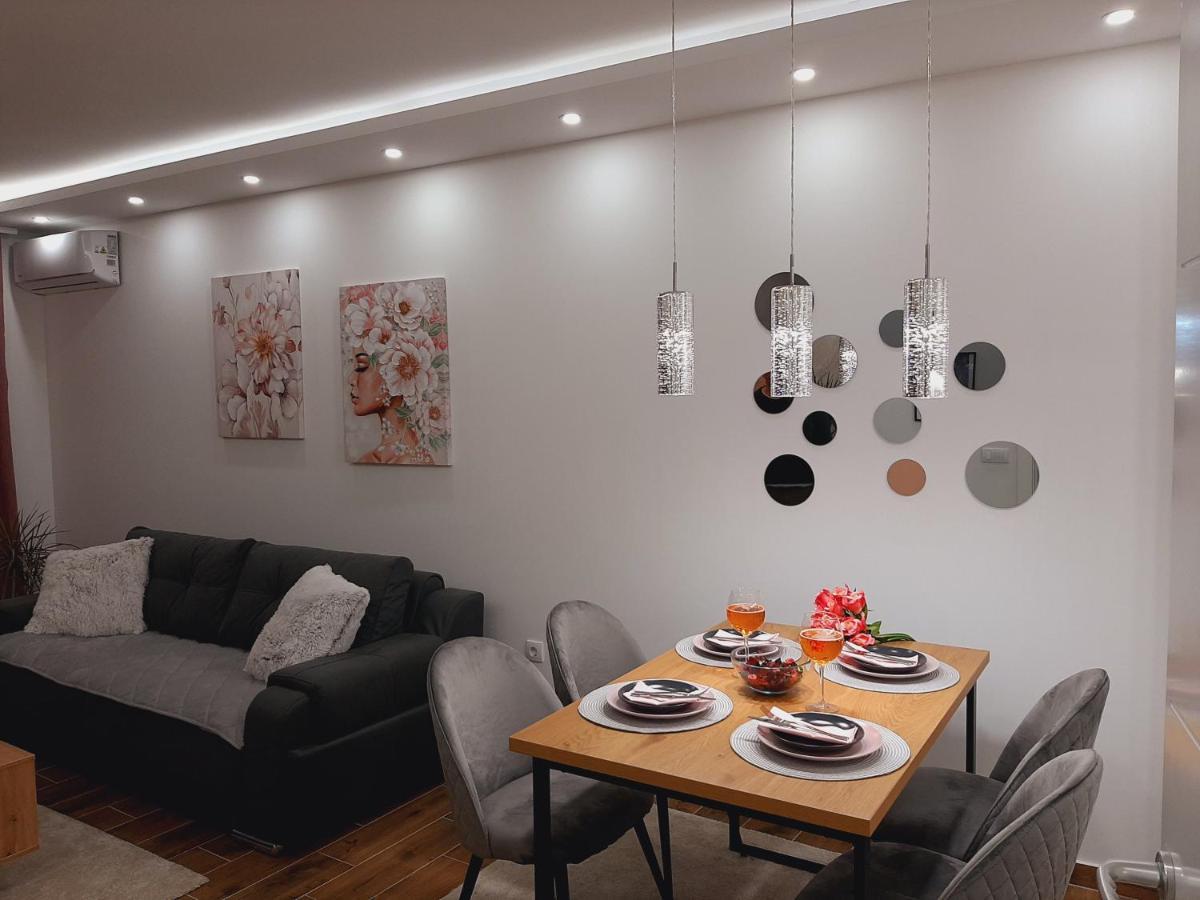 Apartman Kristal Sremska Mitrovica Extérieur photo
