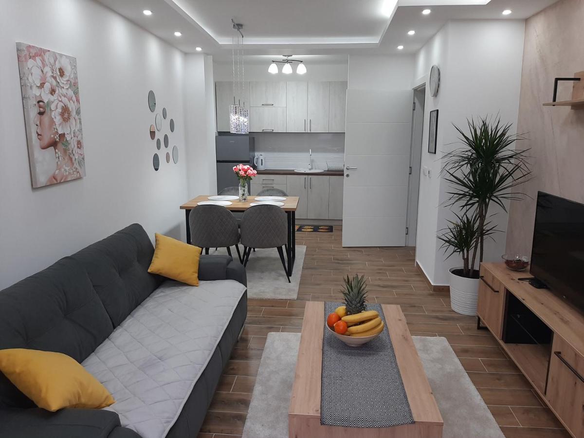 Apartman Kristal Sremska Mitrovica Extérieur photo
